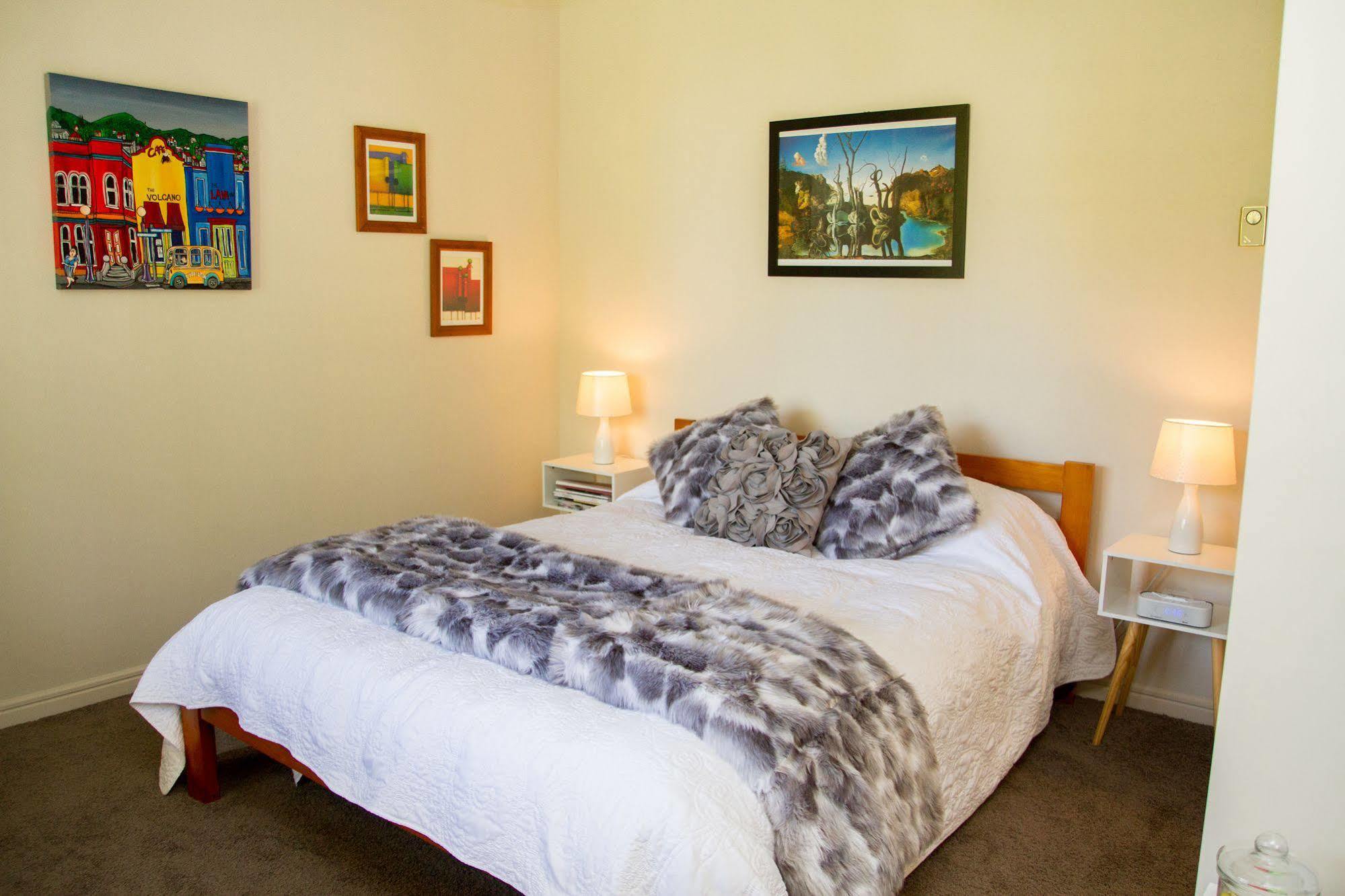 Swan House Bed and Breakfast Martinborough Εξωτερικό φωτογραφία